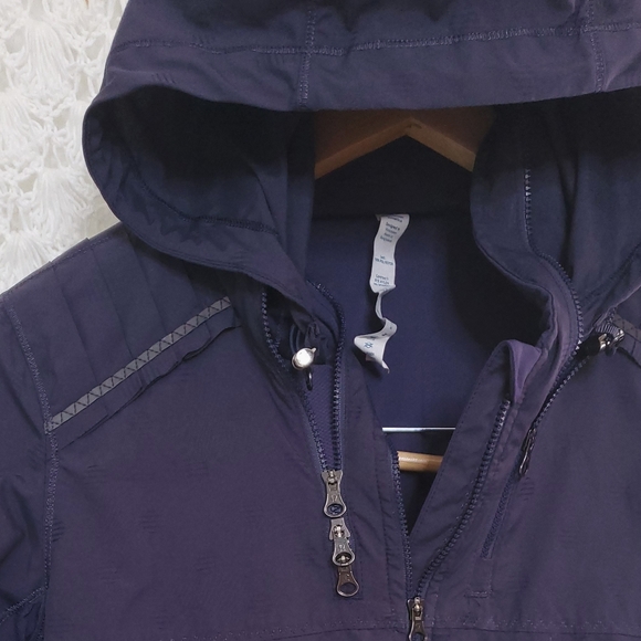 - Lululemon Spring Forward Kanoko Twist Jacket - Picture 11 of 13